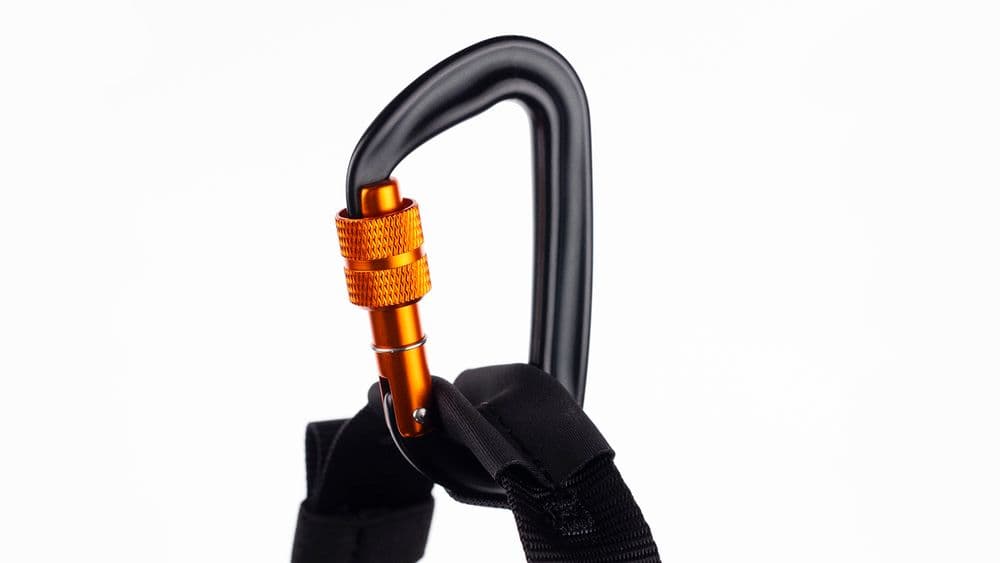 Lightweight carabiner